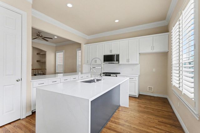 2715 Sherwin Street, Houston, TX 77007