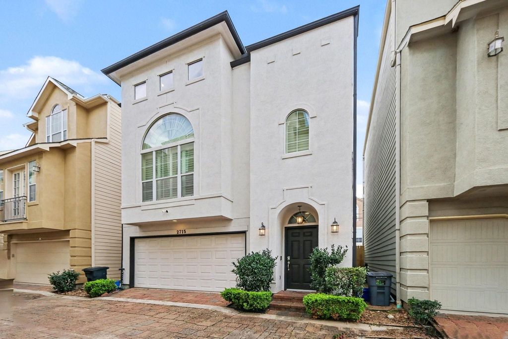 2715 Sherwin Street, Houston, TX 77007