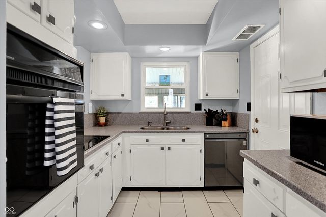 3309 Larkspur Lane, Columbus, IN 47203