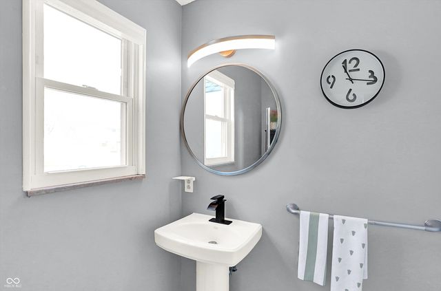 3309 Larkspur Lane, Columbus, IN 47203