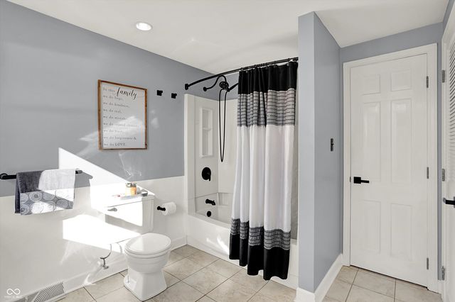 3309 Larkspur Lane, Columbus, IN 47203