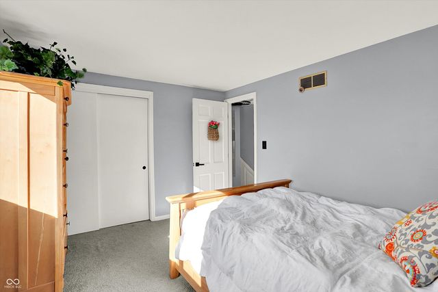 3309 Larkspur Lane, Columbus, IN 47203