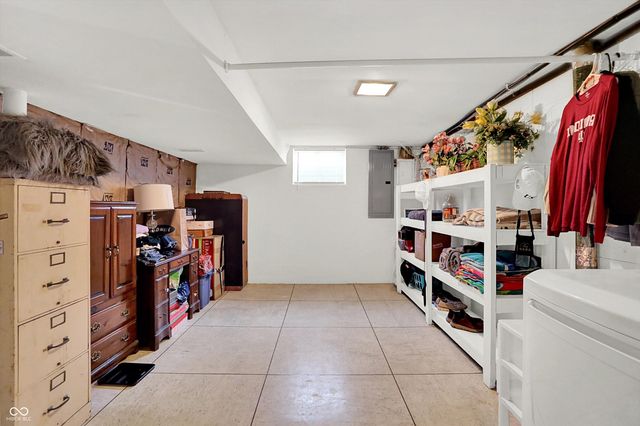 3309 Larkspur Lane, Columbus, IN 47203