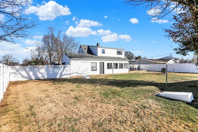 3309 Larkspur Lane, Columbus, IN 47203