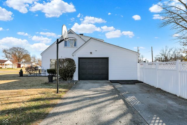 3309 Larkspur Lane, Columbus, IN 47203