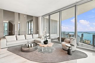 300 Biscayne Blvd Way 3807, Miami, FL 33131