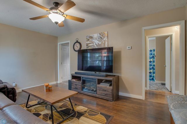 407 15th Street N, Moorhead, MN 56560