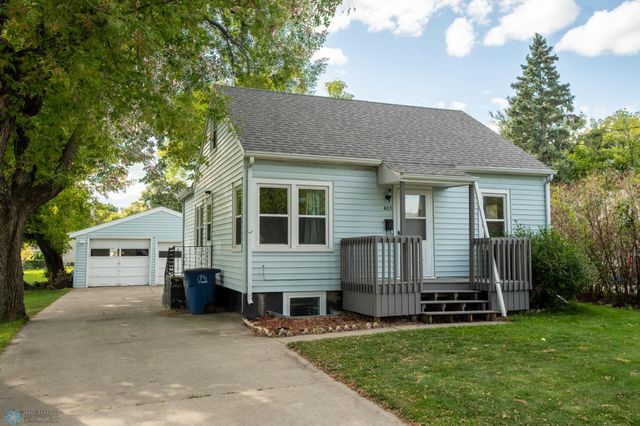 407 15th Street N, Moorhead, MN 56560