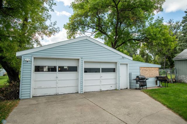 407 15th Street N, Moorhead, MN 56560