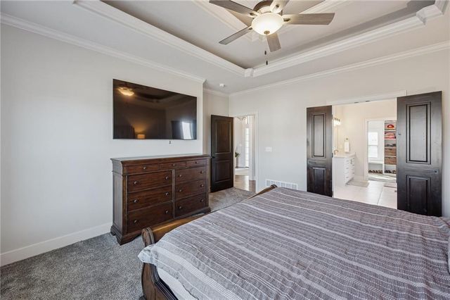 2500 NW Riverview Drive, Riverside, MO 64150