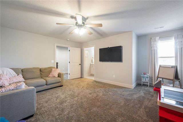 2500 NW Riverview Drive, Riverside, MO 64150