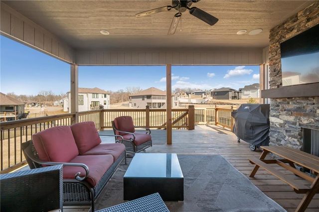 2500 NW Riverview Drive, Riverside, MO 64150