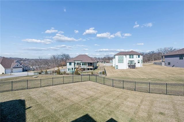 2500 NW Riverview Drive, Riverside, MO 64150