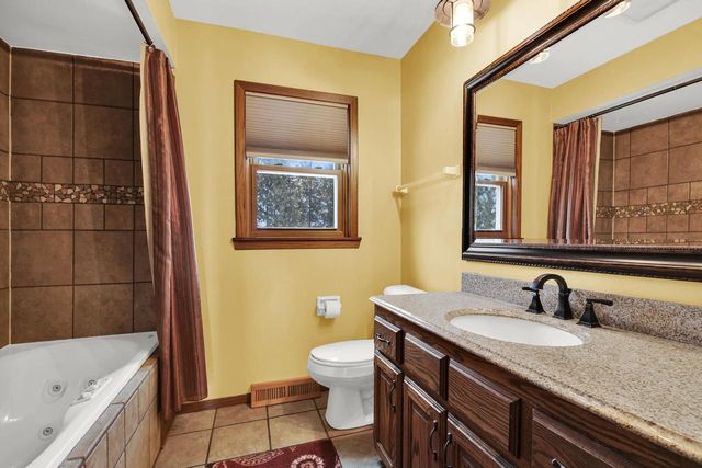 6288 County Highway S, Hartford, WI 53027