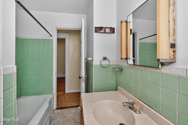52 N Allen Street, Albany, NY 12203