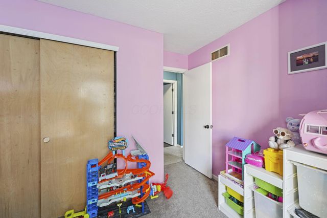 6109 Woodsboro Drive, Columbus, OH 43228