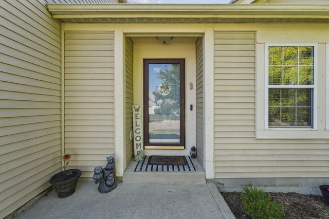 6109 Woodsboro Drive, Columbus, OH 43228