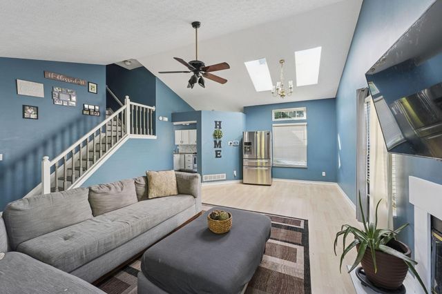 6109 Woodsboro Drive, Columbus, OH 43228