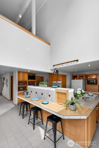 516 Wana Wana Place NE, Tacoma, WA 98422