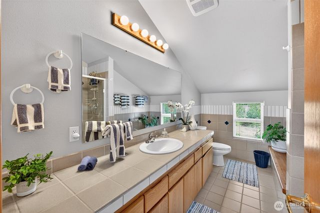 516 Wana Wana Place NE, Tacoma, WA 98422