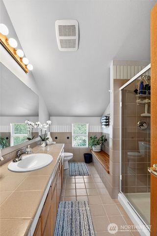 516 Wana Wana Place NE, Tacoma, WA 98422