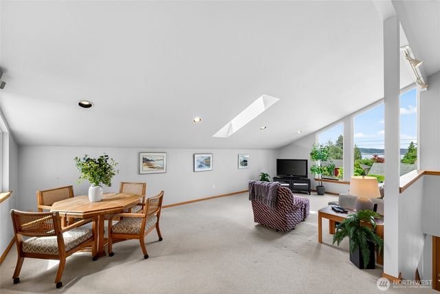 516 Wana Wana Place NE, Tacoma, WA 98422