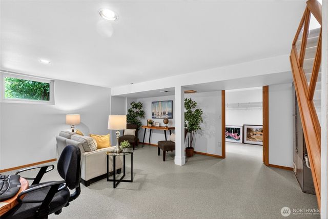 516 Wana Wana Place NE, Tacoma, WA 98422