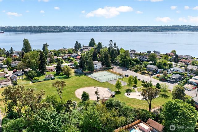 516 Wana Wana Place NE, Tacoma, WA 98422