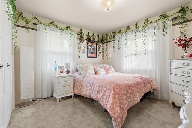 7702 Hunters Ridge Drive, Kalamazoo, MI 49009