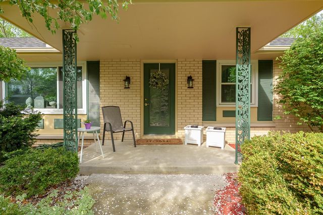 7702 Hunters Ridge Drive, Kalamazoo, MI 49009