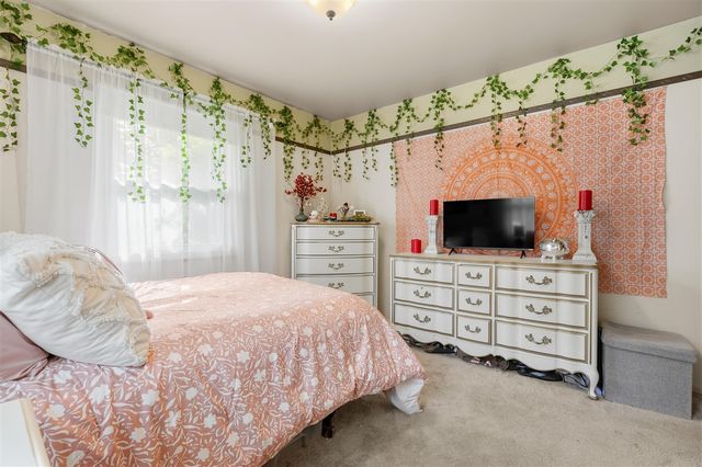 7702 Hunters Ridge Drive, Kalamazoo, MI 49009