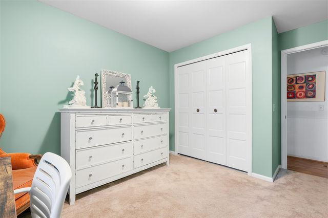 7702 Hunters Ridge Drive, Kalamazoo, MI 49009