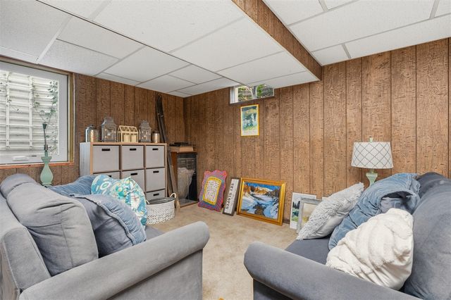 7702 Hunters Ridge Drive, Kalamazoo, MI 49009