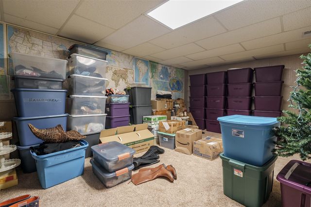 7702 Hunters Ridge Drive, Kalamazoo, MI 49009