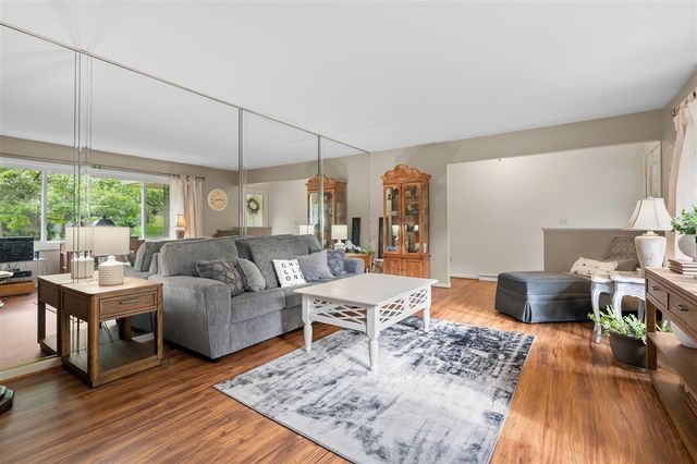 7702 Hunters Ridge Drive, Kalamazoo, MI 49009