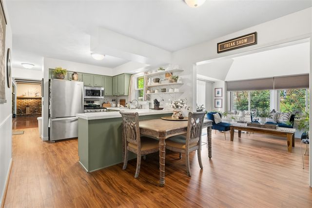 7702 Hunters Ridge Drive, Kalamazoo, MI 49009