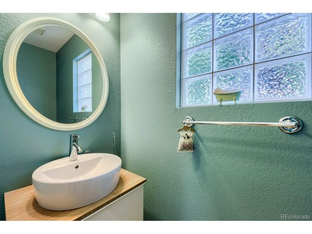 4585 Lyndenwood Cir, Littleton, CO 80130