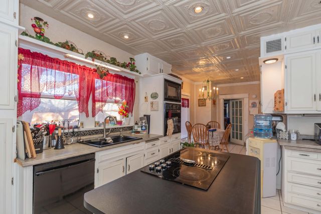 1502 S MONROE Street, Amarillo, TX 79101