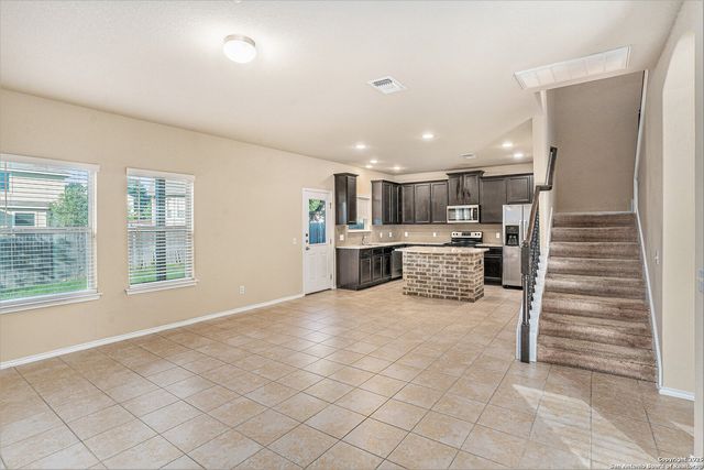 1819 Gray Fox Crk, San Antonio, TX 78245