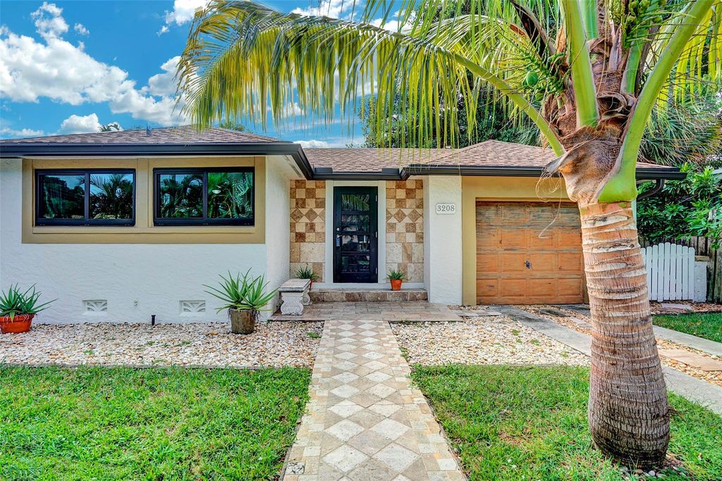 3208 Beacon Street, Pompano Beach, FL 33062