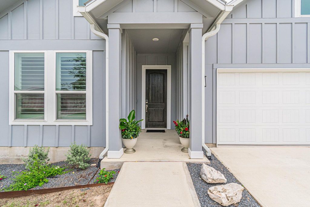 433 Skipping Cedar ST, San Marcos, TX 78666