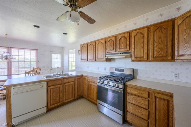 651 E Parkleigh Drive, Seven Hills, OH 44131