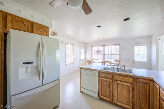 651 E Parkleigh Drive, Seven Hills, OH 44131