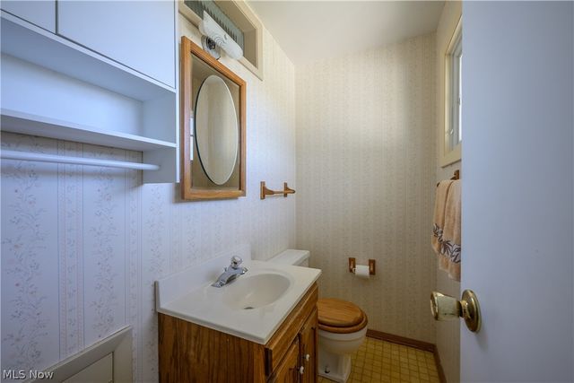 651 E Parkleigh Drive, Seven Hills, OH 44131