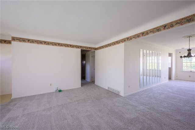 651 E Parkleigh Drive, Seven Hills, OH 44131