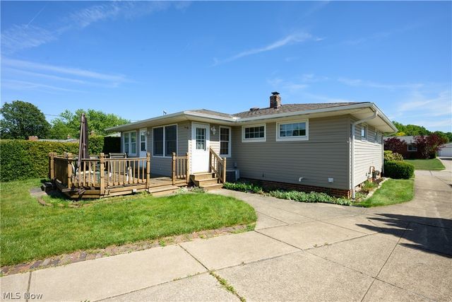 651 E Parkleigh Drive, Seven Hills, OH 44131