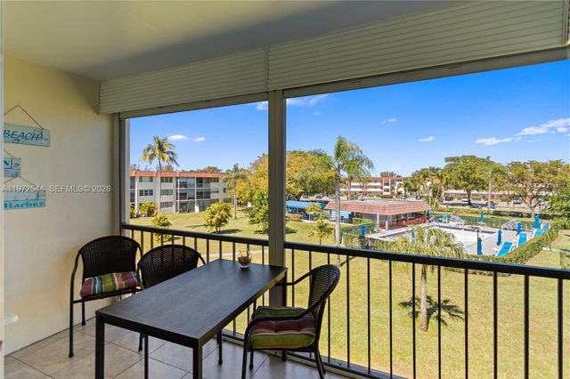 9523 S Hollybrook Lake Dr 21-307, Pembroke Pines, FL 33025