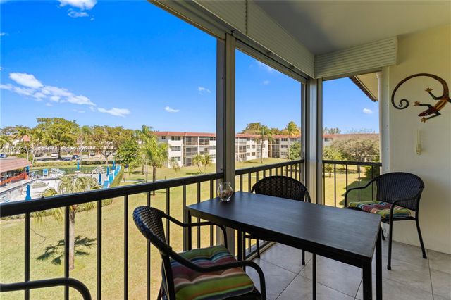 9523 S Hollybrook Lake Dr 21-307, Pembroke Pines, FL 33025