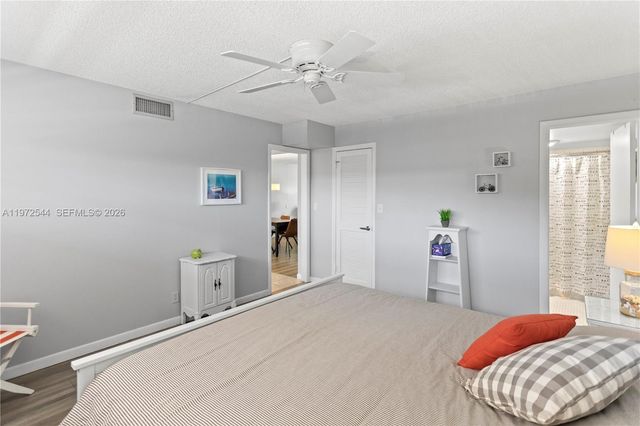 9523 S Hollybrook Lake Dr 21-307, Pembroke Pines, FL 33025