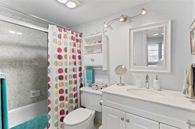 9523 S Hollybrook Lake Dr 21-307, Pembroke Pines, FL 33025